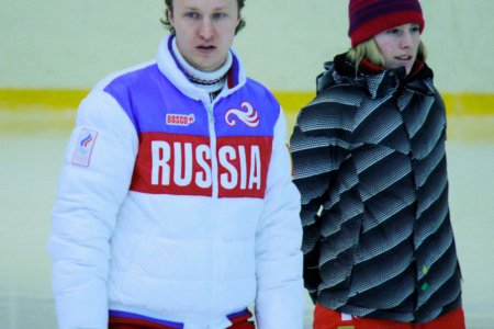 Тренер сборной России по шорт-треку Александр Герциков провел во Владивостоке мастер-класс
