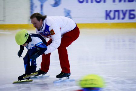 Тренер сборной России по шорт-треку Александр Герциков провел во Владивостоке мастер-класс