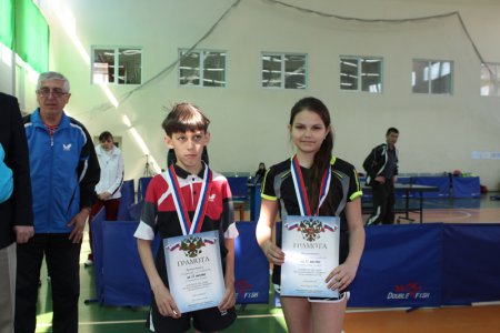 Приморская теннисистка Алена Мазова завоевала «золото» первенства ДВФО по настольному теннису