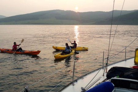 Группа энтузиастов совершила морской переход на каяках из Находки во Владивосток
