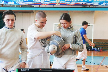 Международный лично-командный турнир по фехтованию стартовал в Находке