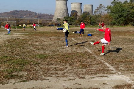 Переходящий кубок мини-футбольного турнира памяти Евсеева завоевала «Пирамида»