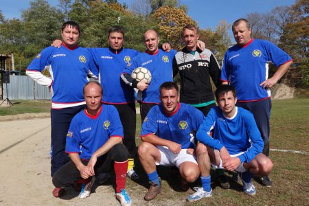 Переходящий кубок мини-футбольного турнира памяти Евсеева завоевала «Пирамида»