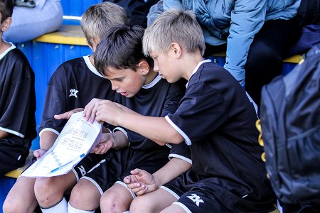 Во Владивостоке почтили память народного учителя турниром по футболу среди школьных команд