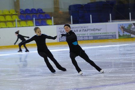 Заслуженный тренер Виктор Кудрявцев провел мастер-класс для юных фигуристов