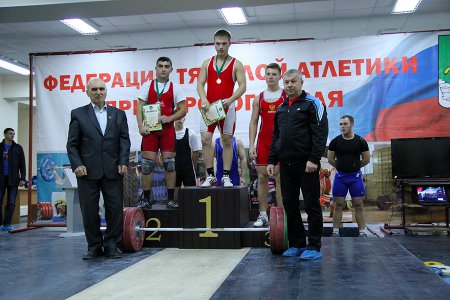 В первенстве Приморского края по тяжелой атлетике выявили сильнейших