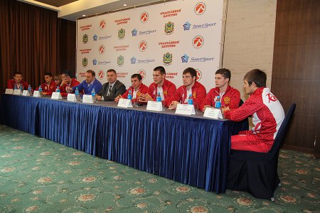 На пресс-конференции чествовали приморских чемпионов мира по кудо