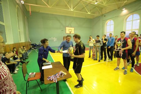 Приморские волейболисты сразились в турнире среди мужских команд