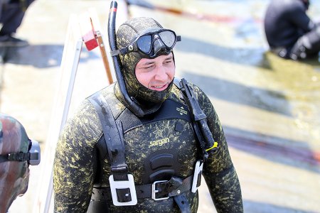 В честь Дня Победы во Владивостоке прошел массовый заплыв в открытой воде
