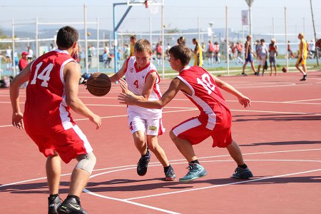 К началу учебного года в Приморье планируется сдать еще 18 универсальных спортивных площадок