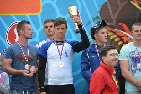 За Кубок губернатора Приморского края по гребле на «драконах» боролись 63 команды