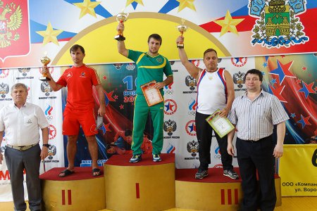 Приморские самбисты завоевали шесть медалей на финале VII летней Спартакиады учащихся России