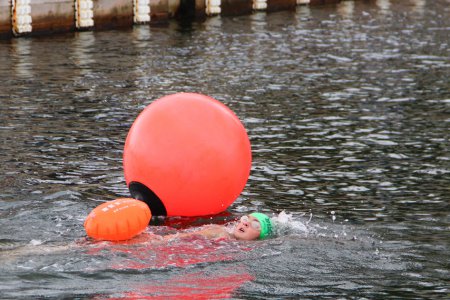 Массовый заплыв на открытой воде во Владивостоке стал международным