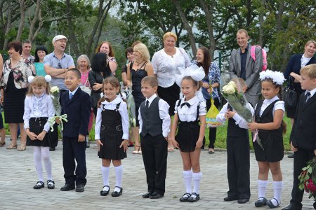 Известные гребцы поздравили учеников 5-й школы с Днем знаний