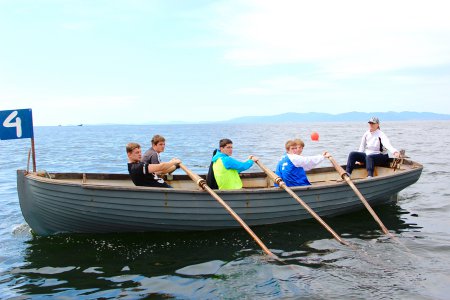 Традиционные соревнования по гребле на шлюпках «Весла в воду!» прошли на водной станции ТОФ