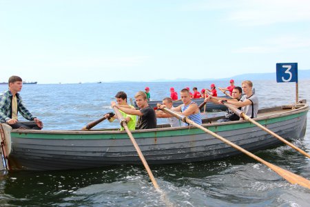 Традиционные соревнования по гребле на шлюпках «Весла в воду!» прошли на водной станции ТОФ