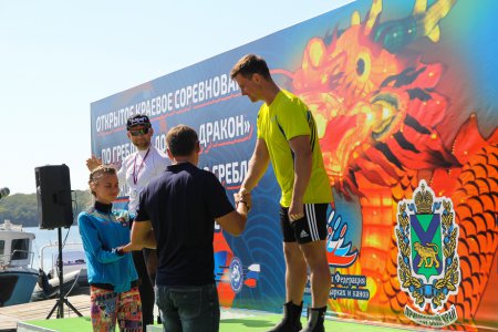 На Фестивале гребного спорта между приморскими и китайскими командами развернулась конкурентная борьба