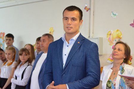 Посол ГТО в Приморском крае Андрей Черных поздравил школьников с Днем знаний