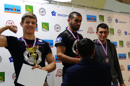 Стали известны имена новых чемпионов Владивостока по СБЕ ММА