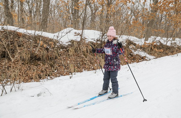 Около 65 тысяч человек катались на лыжах в Приморье этой зимой