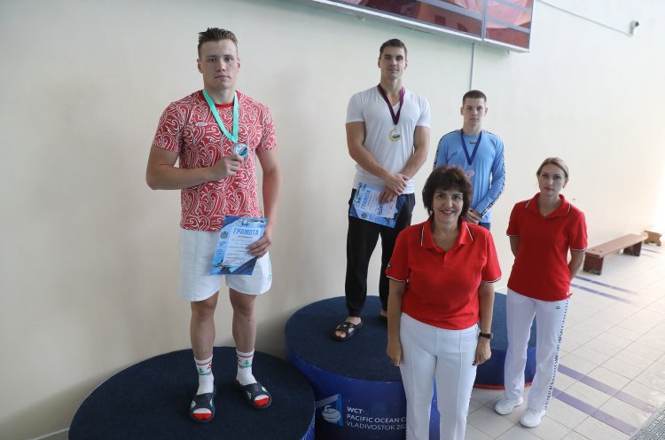 Пловцы Приморья выявили сильнейших на чемпионате и первенстве региона