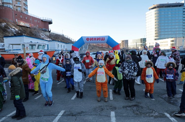 Традиционный Новогодний забег прошел во Владивостоке 1 января