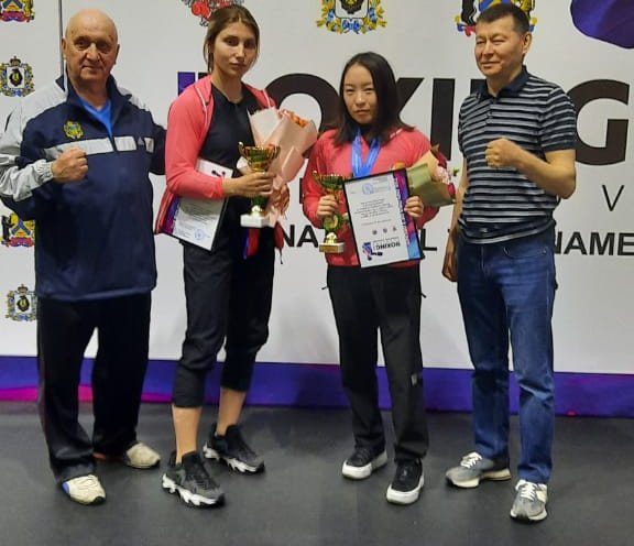 Две медали международного турнира по боксу выиграли приморские спортсменки