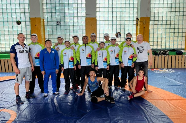 Юные борцы сборной Приморья провели контрольные схватки перед играми «Дети Азии»