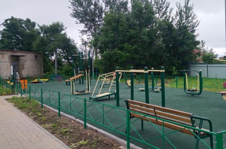 Детскую и спортивную площадки создали благодаря конкурсу «Твой проект» в Надеждинском районе