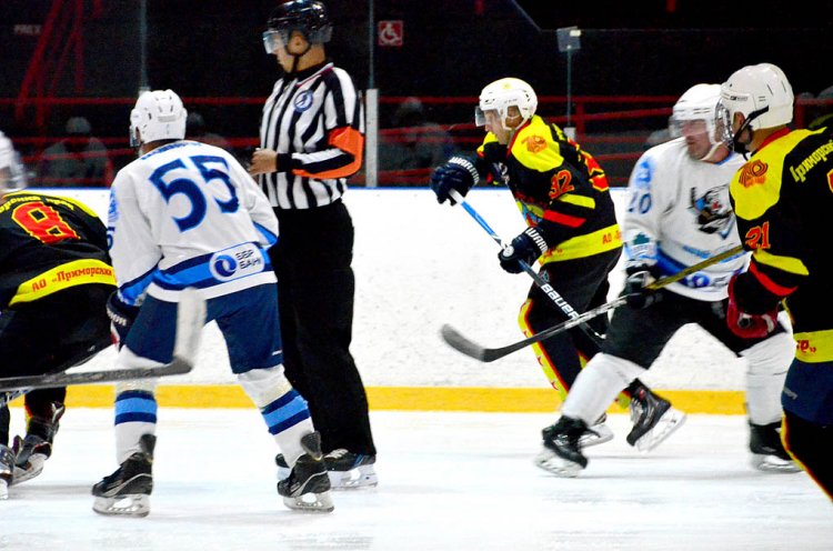 12-й сезон Ночной хоккейной лиги стартовал в Приморье