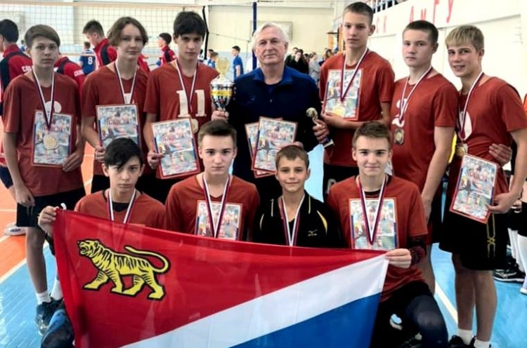 Приморские волейболисты завоевали путевки в полуфинал первенства России