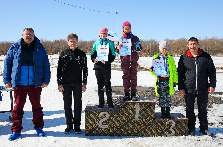 Олег Кожемяко дал старт спортивному марафону в честь закрытия лыжного сезона в Приморье