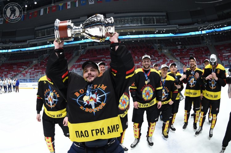 Приморцы вновь стали чемпионами всероссийского фестиваля Ночной хоккейной лиги