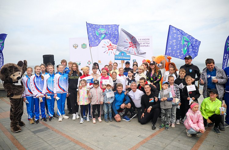 Олимпийская чемпионка Токио-2020 Лилия Ахаимова провела зарядку для юных приморцев