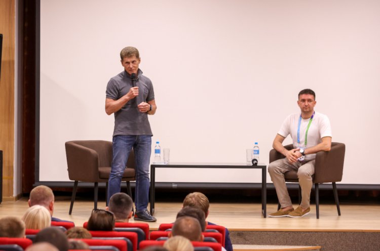 Олег Кожемяко встретился с юными спортсменами из новых регионов России