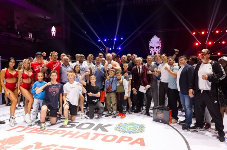 Чемпионский пояс Кубка Губернатора Приморья выиграл легенда мирового ММА