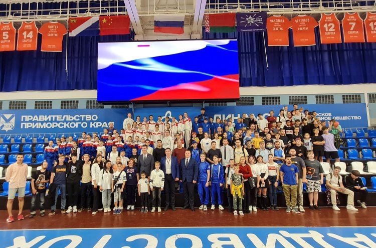 В Приморье прошла встреча с прославленными олимпийцами