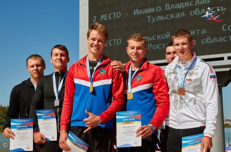 Семь медалей выиграли приморские гребцы на чемпионате и первенстве страны