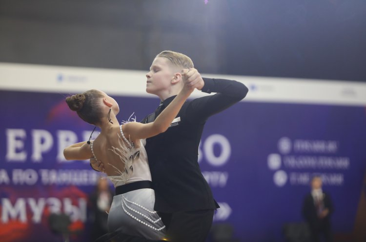 Дальневосточные соревнования по танцевальному спорту объединили больше 500 пар во Владивостоке