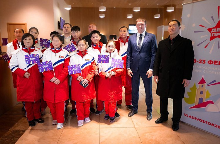 Спортивная делегация КНДР прибыла во Владивосток для участия в международных играх «Дети Приморья»