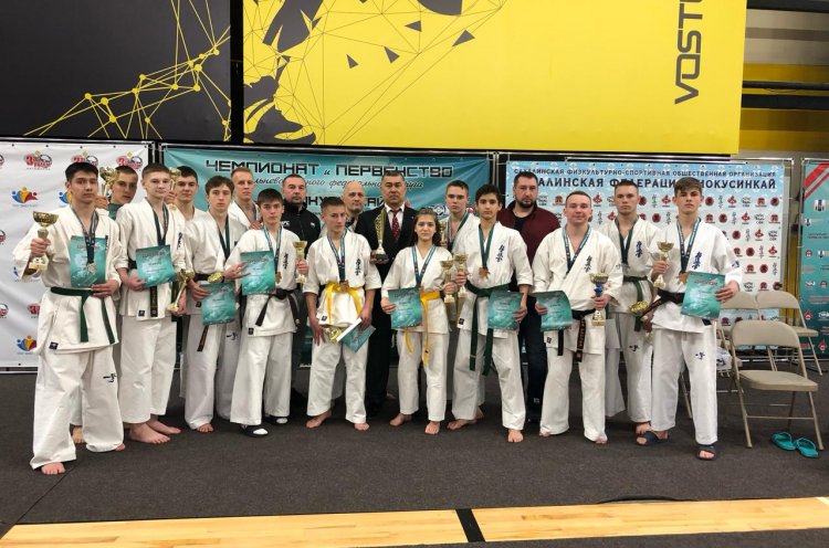 Приморские каратисты выиграли 32 медали на чемпионате и первенстве ДФО по киокусинкай